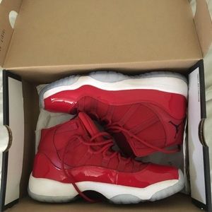 Air Jordan Retro 11 Red